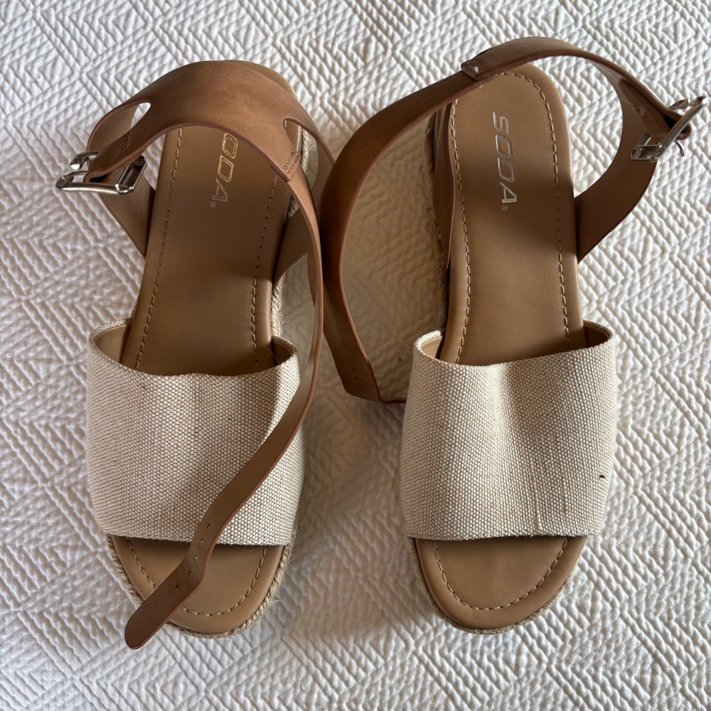 Soda Women's Brown and Cream Sandals